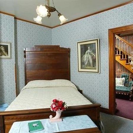Oakenwald Terrace Hotel Chatfield Ruang foto
