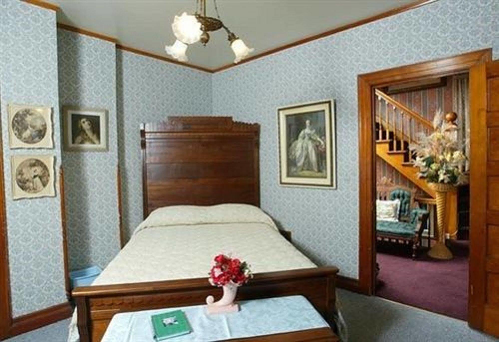 Oakenwald Terrace Hotel Chatfield Ruang foto
